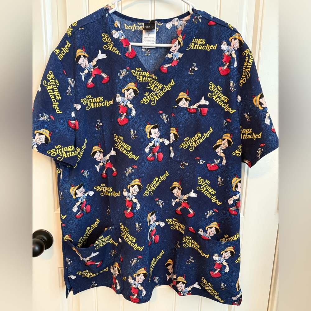 Pinocchio Cherokee Scrubs Disney Tooniforms Mens V Neck Top Sz Large Like New